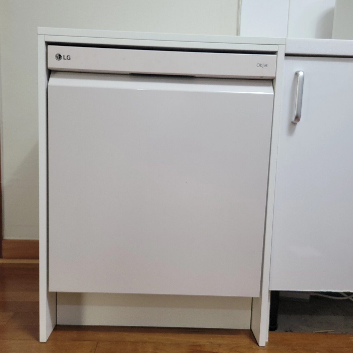 LG 식기세척기 빌트인장 측면 디테일 시공 완료